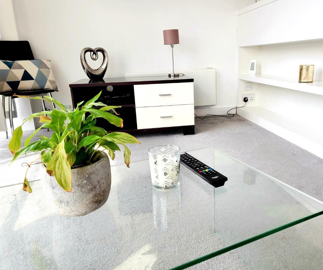 Cityscape Apartment In Birmingham With Self Checkin Exterior foto